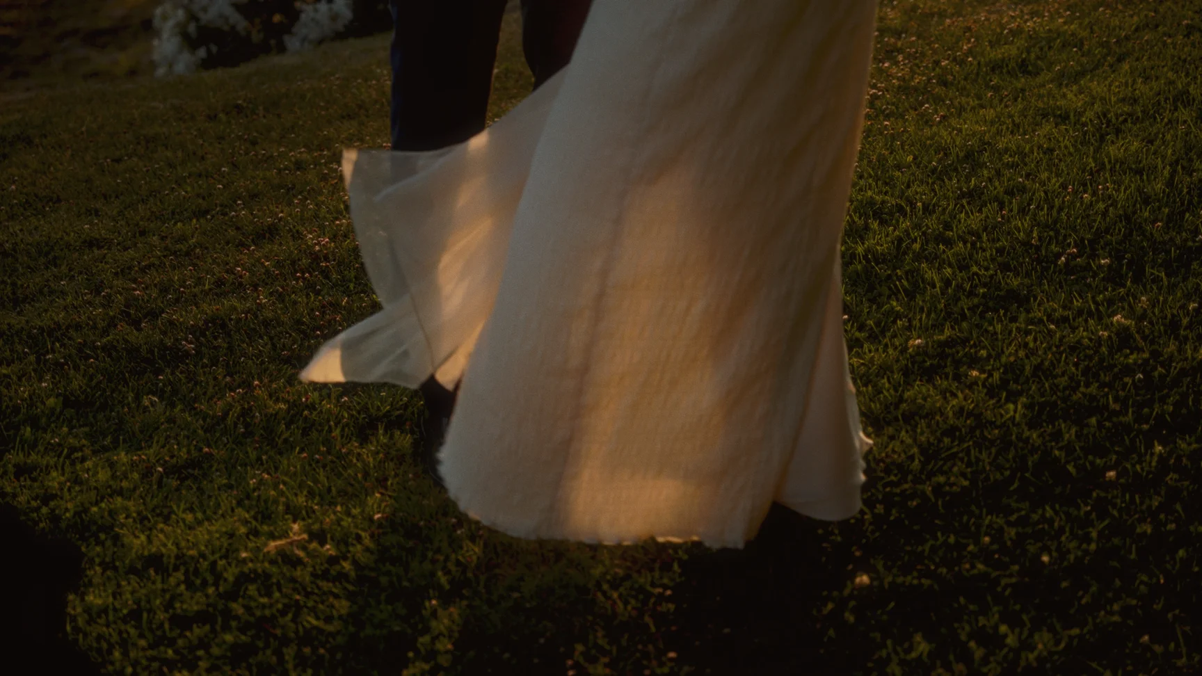 Wedding cinematography — escena emocional de boda